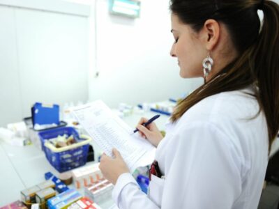 Assistant en logistique en unité de soins et/ou au service d'urgences