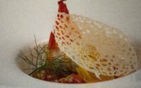 Tomates et crevettes: textures crues et cuites de tomates, crevettes de la Mer du Nord