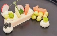 BAVAROIS DE TRUITE FUMÉE - SALADE DE FRUITS - CRÈME RAIFORT